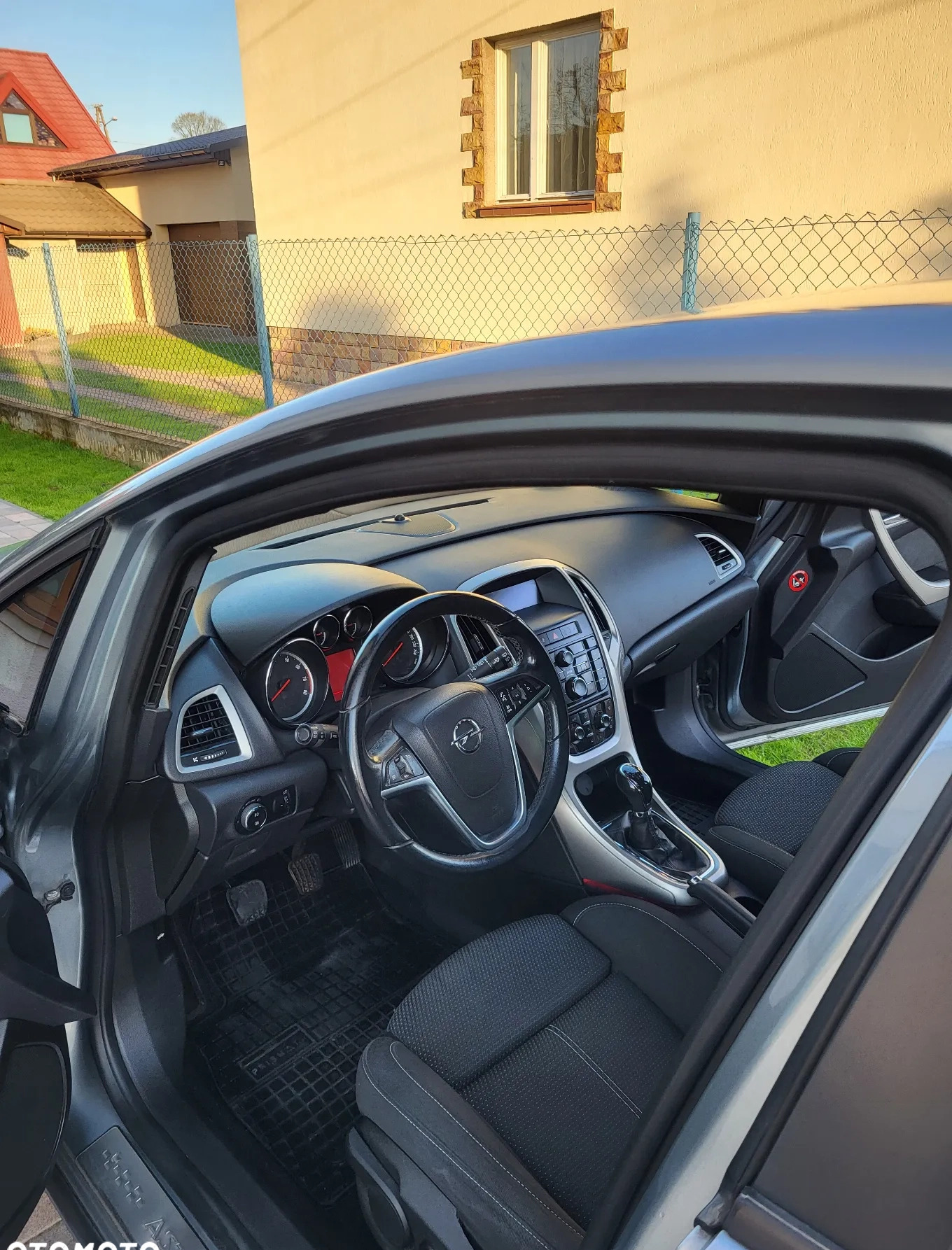 Opel Astra cena 22500 przebieg: 237600, rok produkcji 2011 z Sulejów małe 137